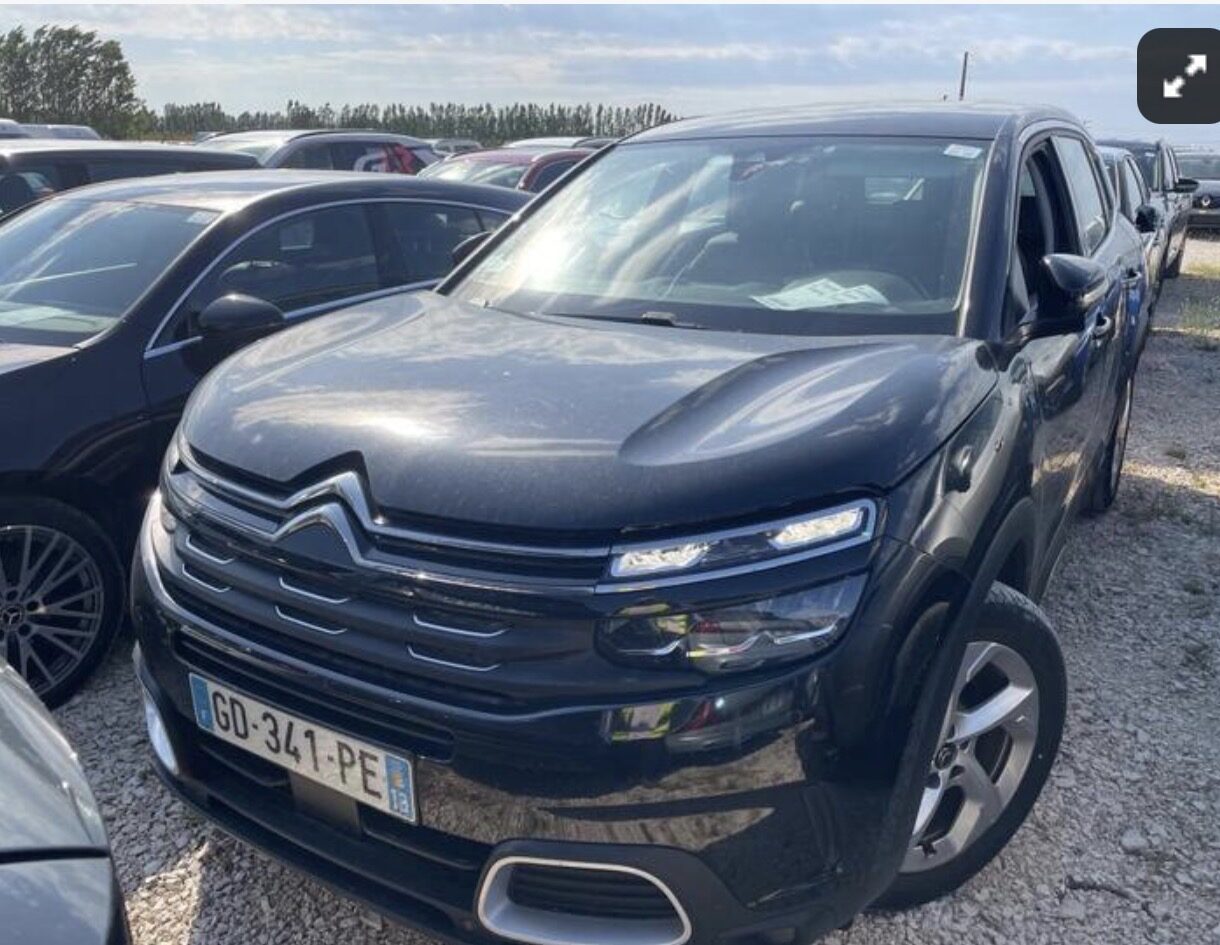Citroën C5 Aircross, black, three-quarter front view